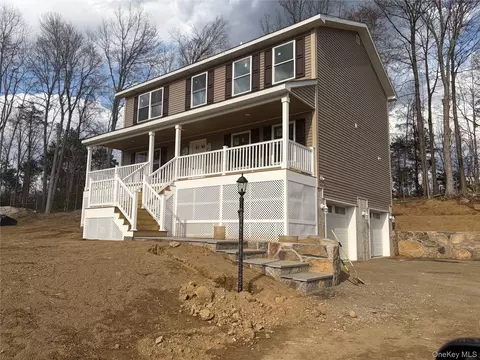 32 Spruce Rd, Southeast, NY 10509