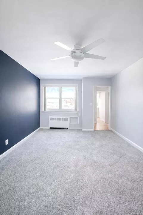 6758 152 St #B, Flushing, NY 11367 photo 4