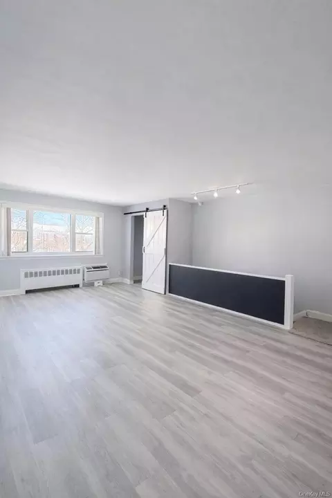 6758 152 St #B, Flushing, NY 11367 photo 3