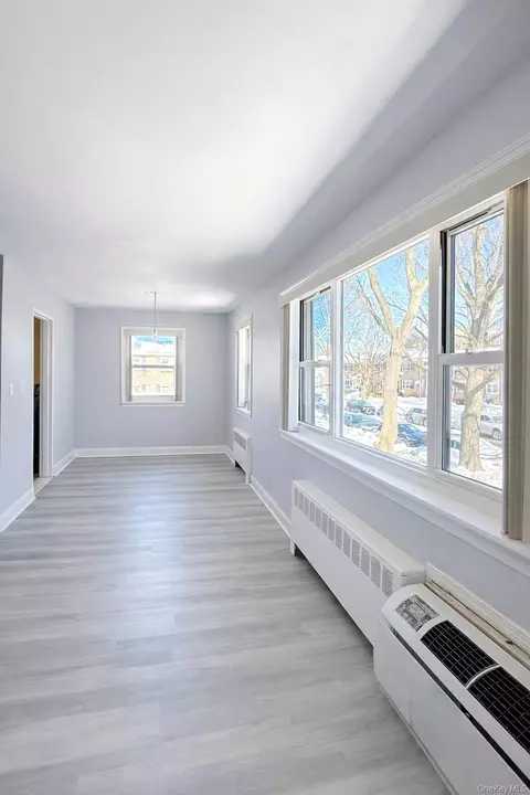 6758 152 St #B, Flushing, NY 11367 photo 5