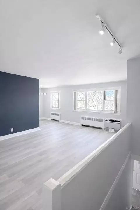 6758 152 St #B, Flushing, NY 11367 photo 2