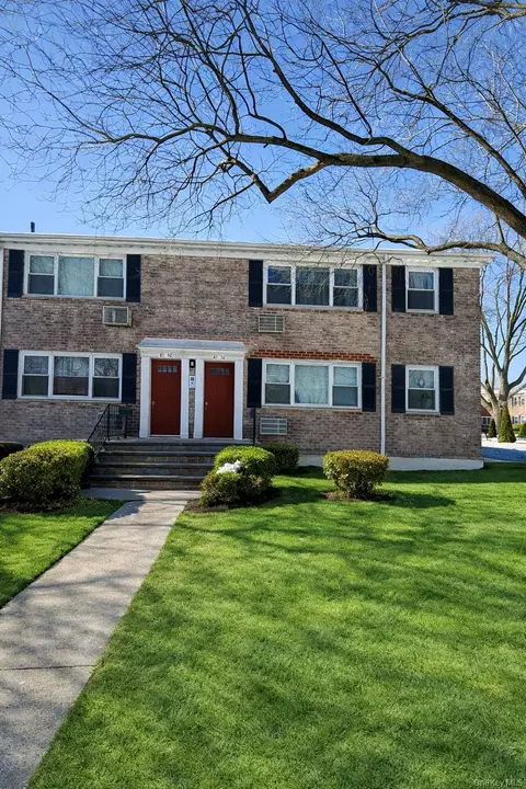 6758 152 St #B, Flushing, NY 11367 photo 8