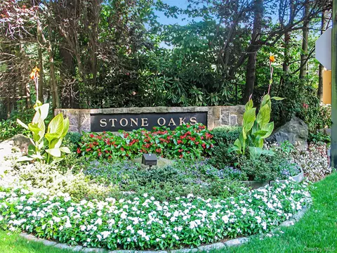 161 Stone Oaks Dr, Greenburgh, NY 10530