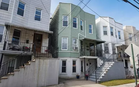 1727 Van Buren St, New York, NY 10460