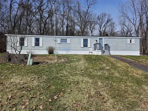 40 Indiana St, Esopus, NY 12417