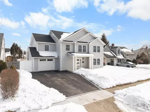 25 Furrow Ln, Levittown, NY 11756