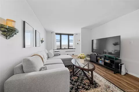 6200 Riverdale Ave #7A, New York, NY 10471