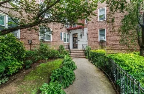 88-09 35th Ave #2O, Jackson Heights, NY 11372
