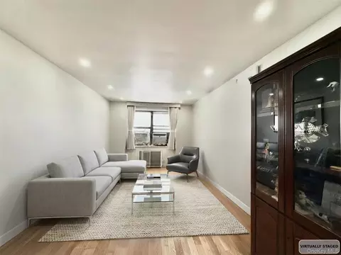 25-34 Union St #2D, Flushing, NY 11354