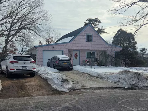 532 Nicolls Rd, Deer Park, NY 11729