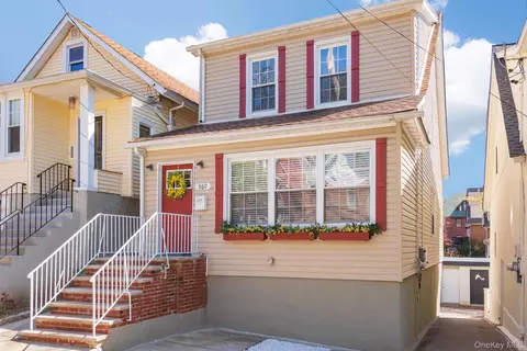 360 W 262nd St, New York, NY 10471