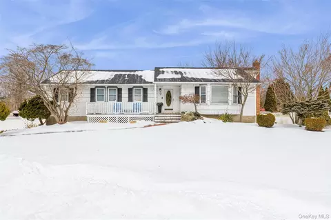 9 Almike Dr, Centereach, NY 11720