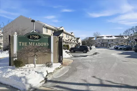 1790 Front St #21, East Meadow, NY 11554