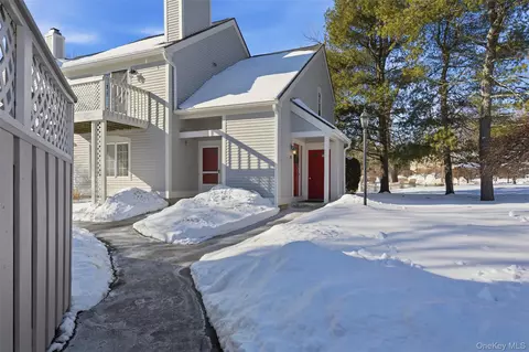 708 Chestnut Dr, Carmel, NY 10512