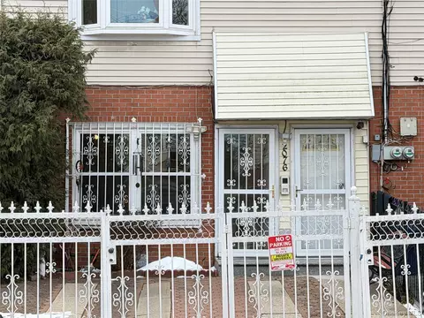 2076 Caesar Pl, New York, NY 10473 photo 3