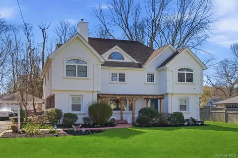 12 Cannon Ct, Huntington, NY 11743
