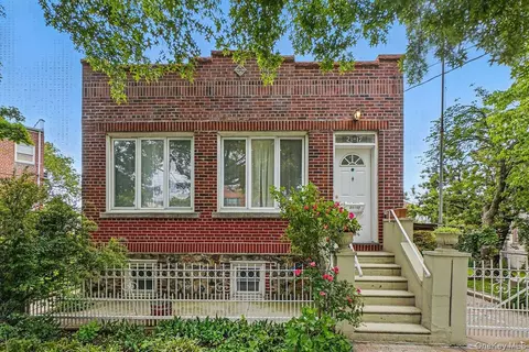2117 Hazen St, New York, NY 11370