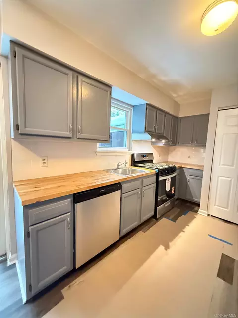 276 Temple Hill Rd #2808, New Windsor, NY 12553