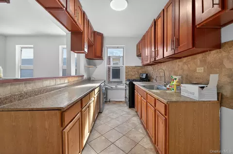 667 Hemlock St, Brooklyn, NY 11208