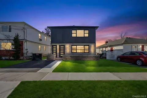 14772 Huxley St, New York, NY 11422