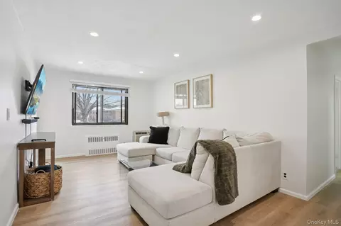 23 Lawrence Dr #A, White Plains, NY 10603