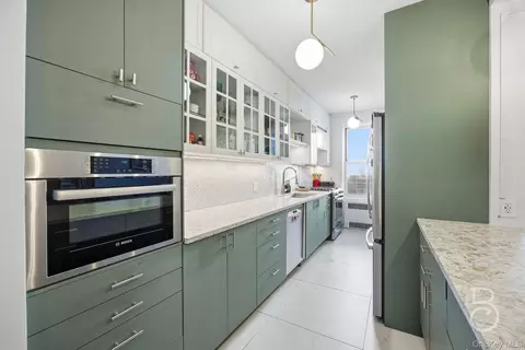 76-12 35th Ave #2D, New York, NY 11372