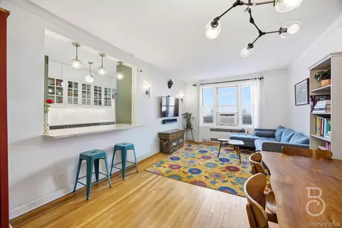 76-12 35th Ave #2D, New York, NY 11372