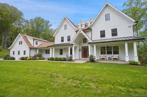 2 Bluestone Ln, Lewisboro, NY 10590