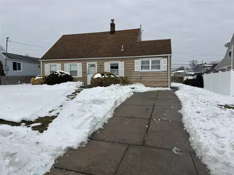 63 Morning Glory Rd, Levittown, NY 11756