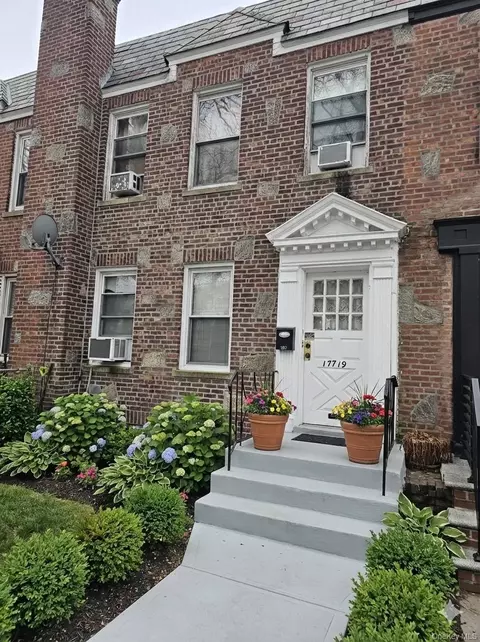 17719 Troutville Rds, Jamaica, NY 11434