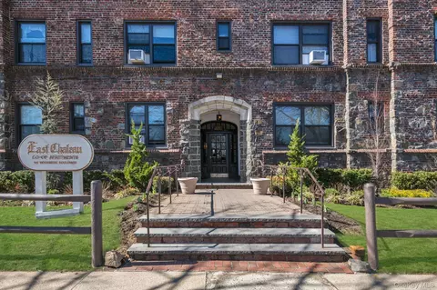 141 Woodmere Blvd #5H, Woodmere, NY 11598
