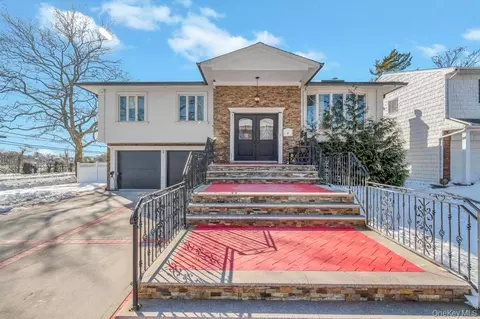 2 Valley Greens Dr, Valley Stream, NY 11581