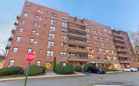50 Barker St #432, Mount Kisco, NY 10549