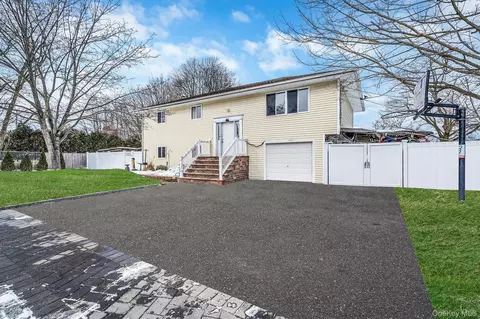 73 Olive St, Central Islip, NY 11722