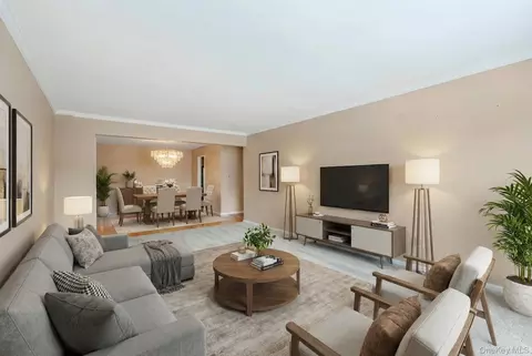 124 S Park Ave #2-S, Rockville Centre, NY 11570
