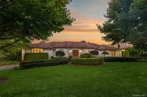 305 S Grandview Ave, Ramapo, NY 10952