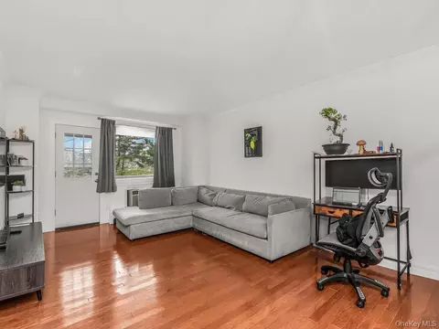 5700 Arlington Ave #1D, New York, NY 10471