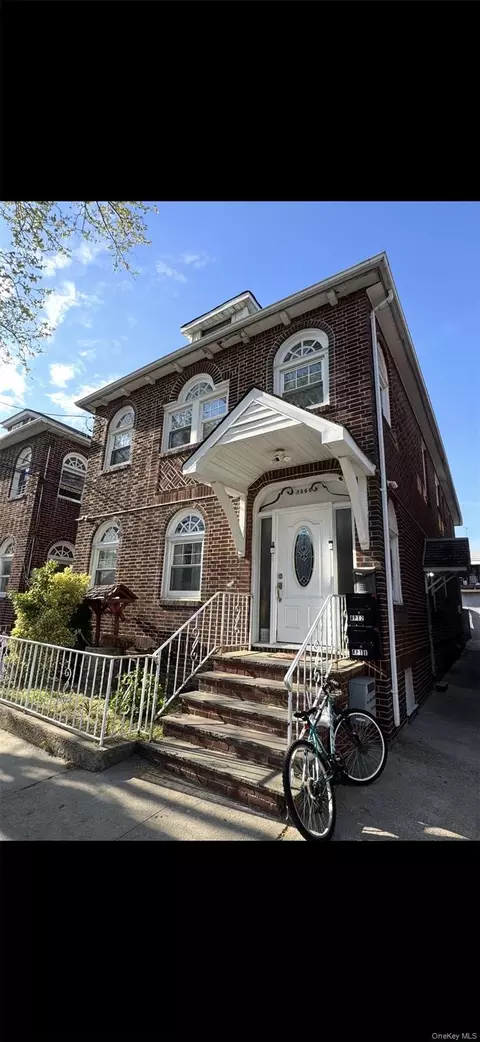 1065 Stell Pl, New York, NY 10469
