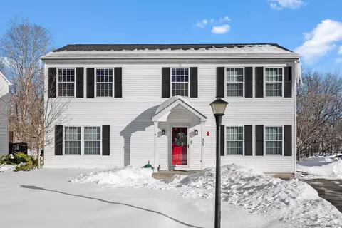 35 Wood St, Arlington, NY 12603