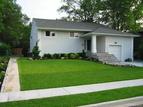 702 Fishermans Rd, Baldwin, NY 11510