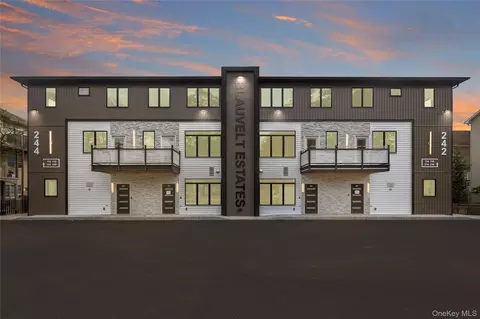244 Blauvelt Rd UNIT 201, Ramapo, NY 10952