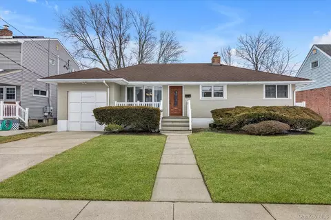 155 Atlantic Ave, Massapequa Park, NY 11762