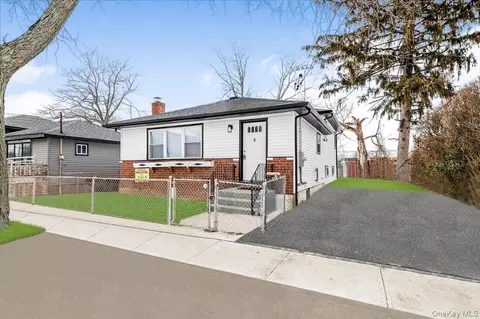 23 Peters Ave, Hempstead, NY 11550