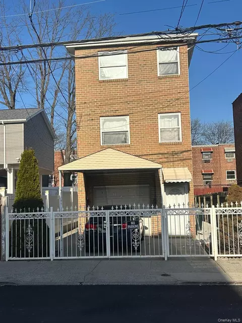 3208 Ely Ave, New York, NY 10469