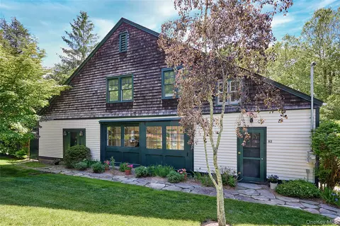 76 Clubhouse Rd, Tuxedo, NY 10987