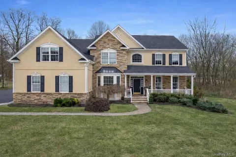 22 Ridgemont Dr, East Fishkill, NY 12533