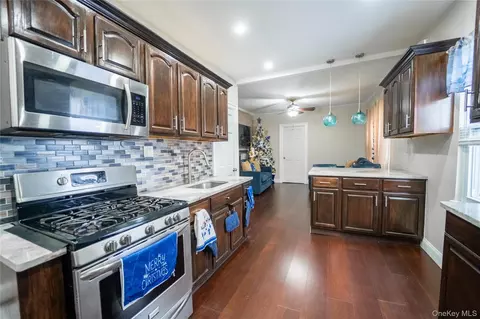 7505 60th Pl, New York, NY 11385