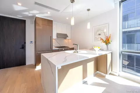 33-66 Farrington St #15I, New York, NY 11354