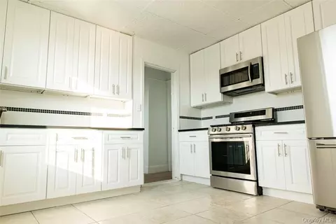 14 Horton Ave, New Rochelle, NY 10801