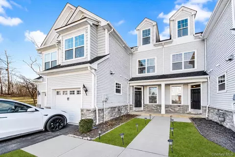 Exterior - 4 Kless Ct, Middletown, NY 10940 photo 1 of 1